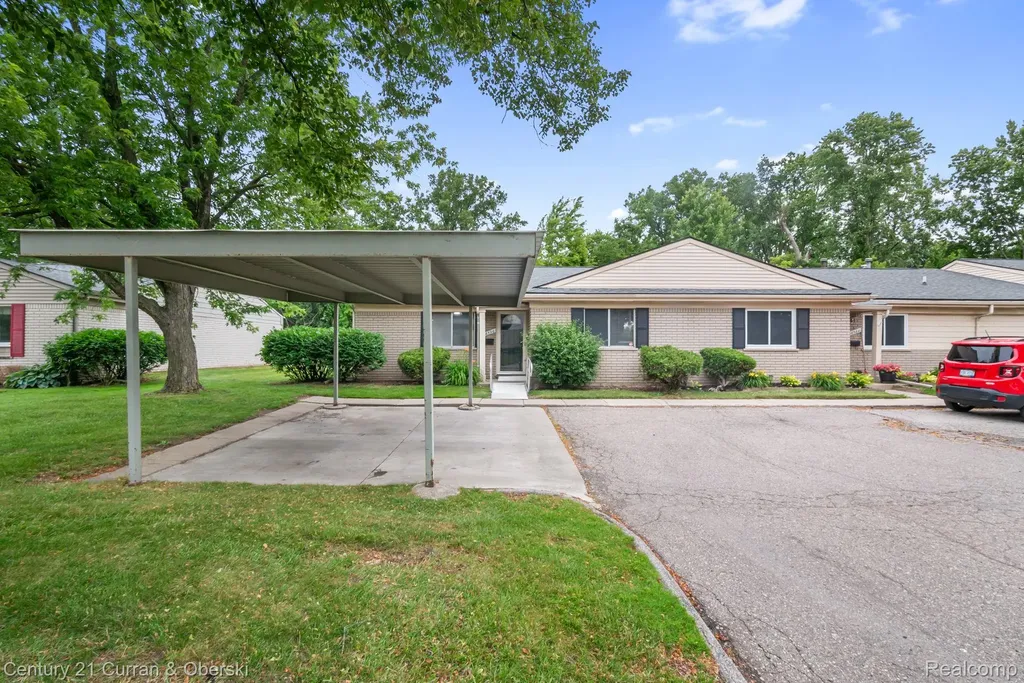 26596 Franklin Pointe Drive Southfield City MI 48034