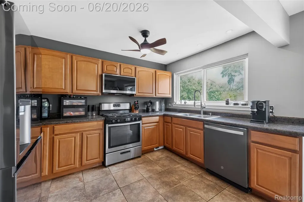 24355 Mary Street Taylor City MI 48180