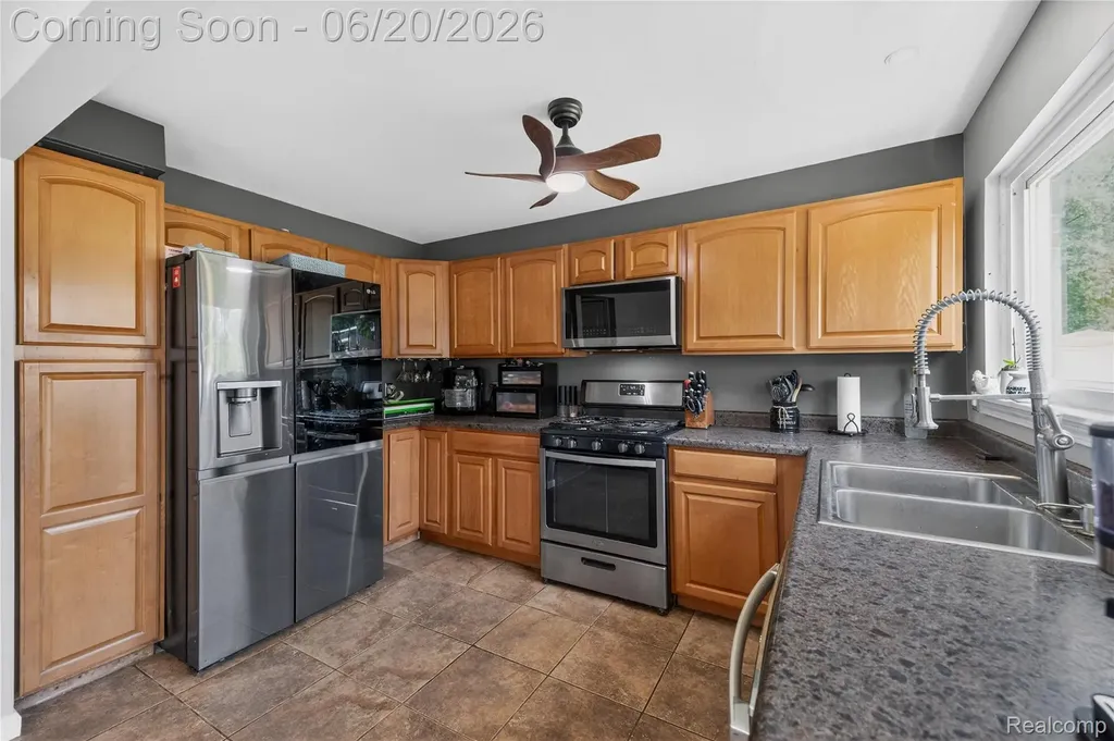 24355 Mary Street Taylor City MI 48180