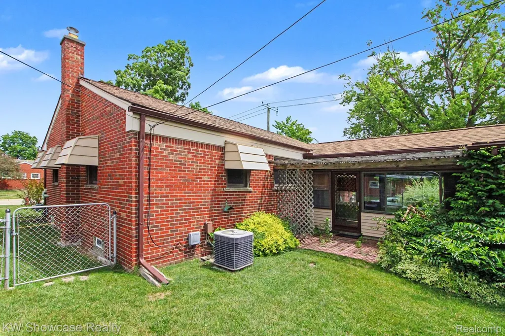 29115 Westfield Street Livonia City MI 48150