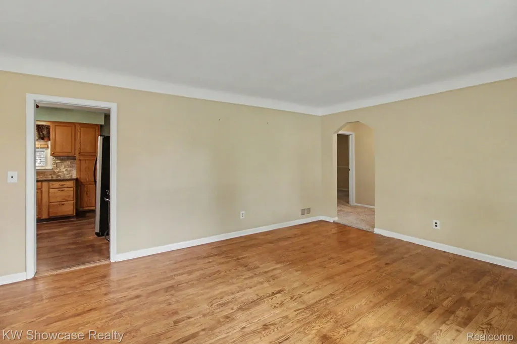 29115 Westfield Street Livonia City MI 48150