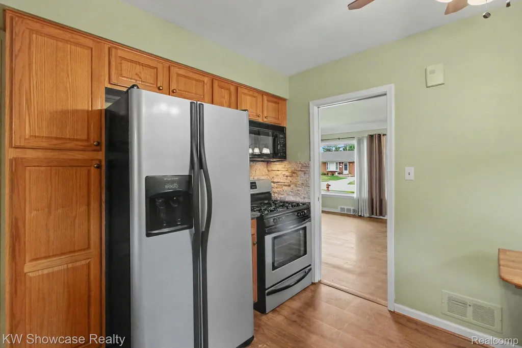 29115 Westfield Street Livonia City MI 48150