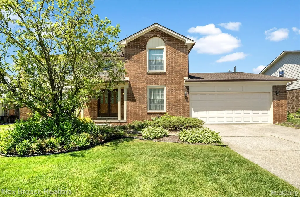 217 Stonetree Circle Rochester Hills City MI 48309