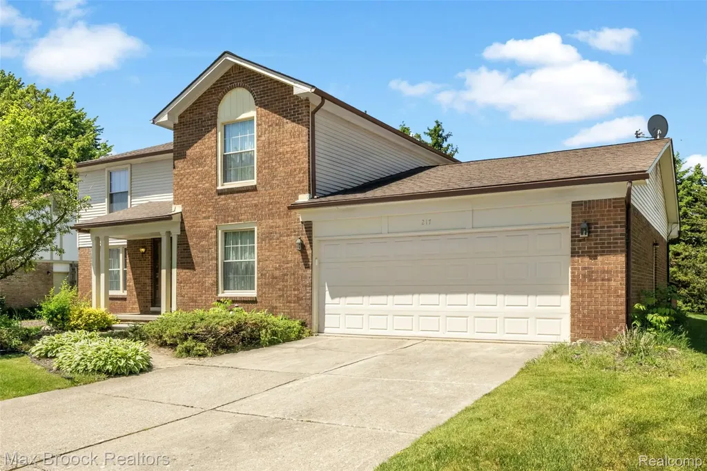 217 Stonetree Circle Rochester Hills City MI 48309