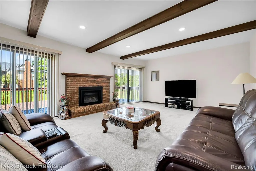 217 Stonetree Circle Rochester Hills City MI 48309