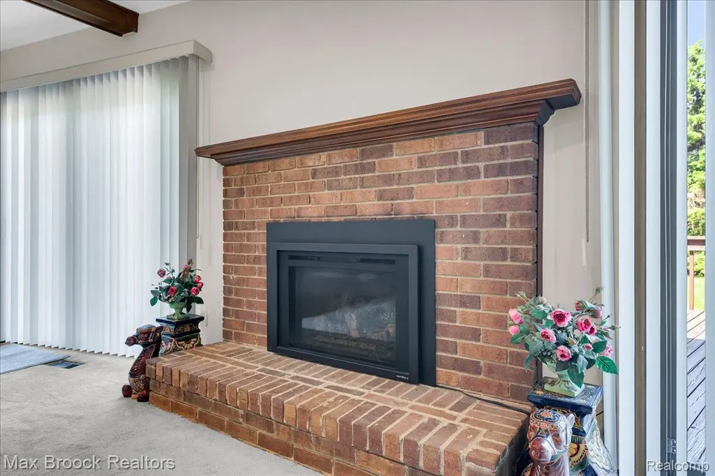 217 Stonetree Circle Rochester Hills City MI 48309