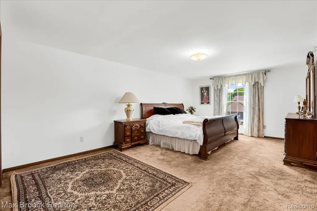 217 Stonetree Circle Rochester Hills City MI 48309