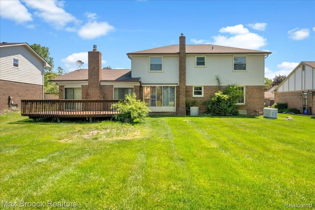 217 Stonetree Circle Rochester Hills City MI 48309