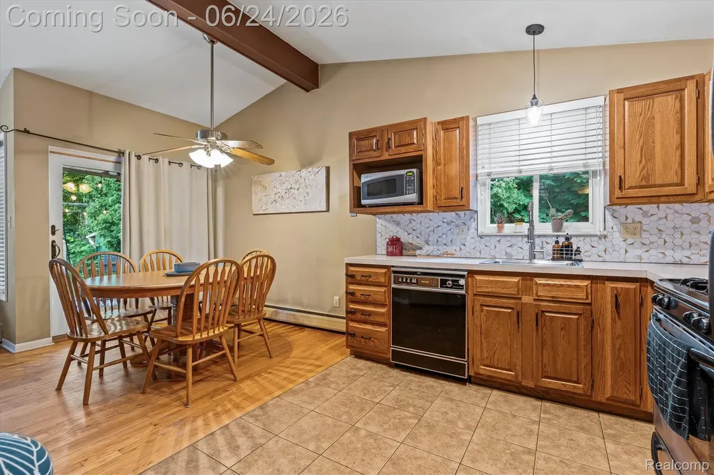 14196 Loveland Street Livonia City MI 48154
