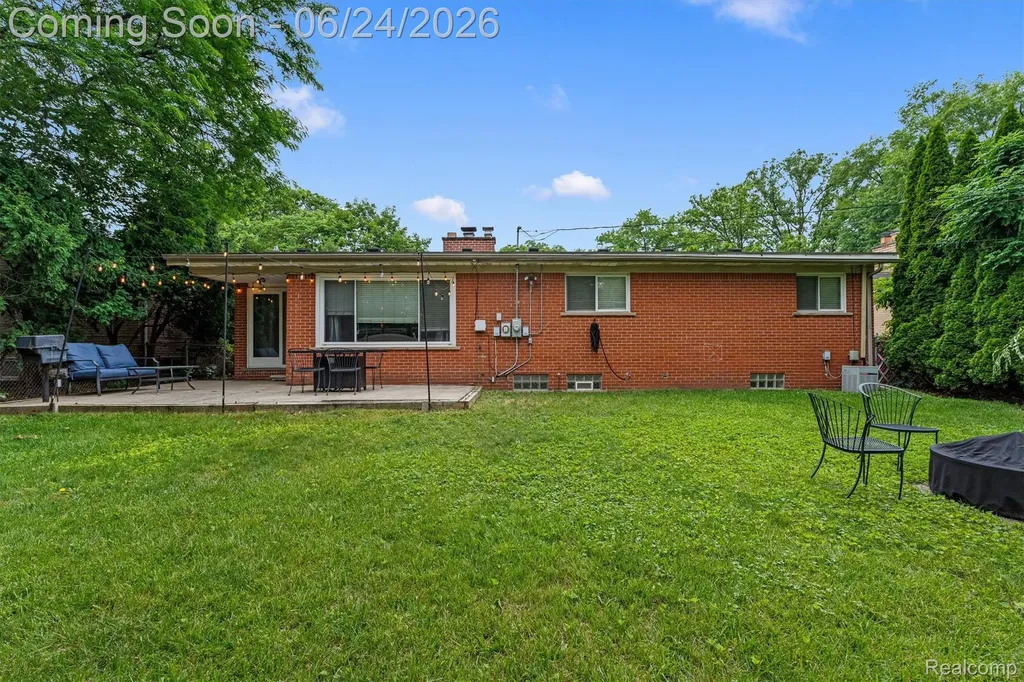 14196 Loveland Street Livonia City MI 48154