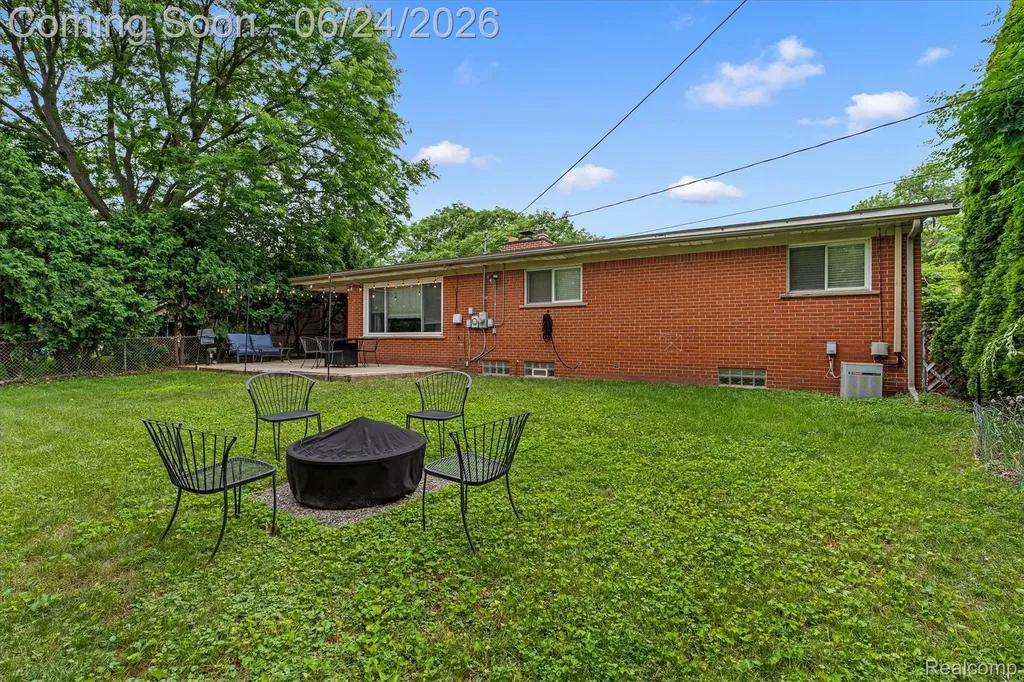 14196 Loveland Street Livonia City MI 48154
