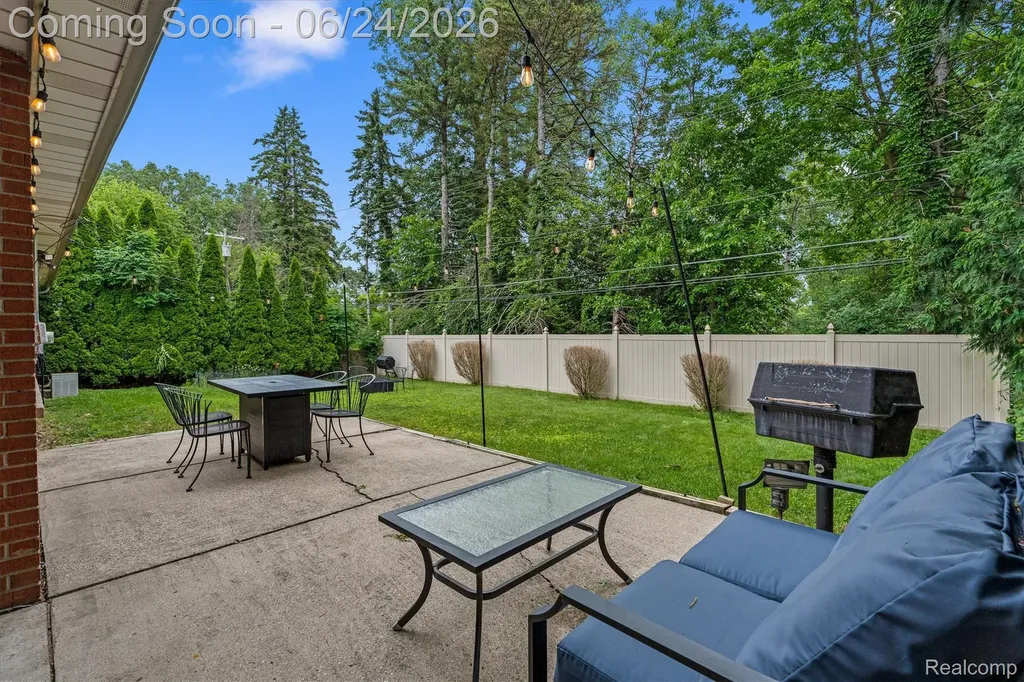 14196 Loveland Street Livonia City MI 48154