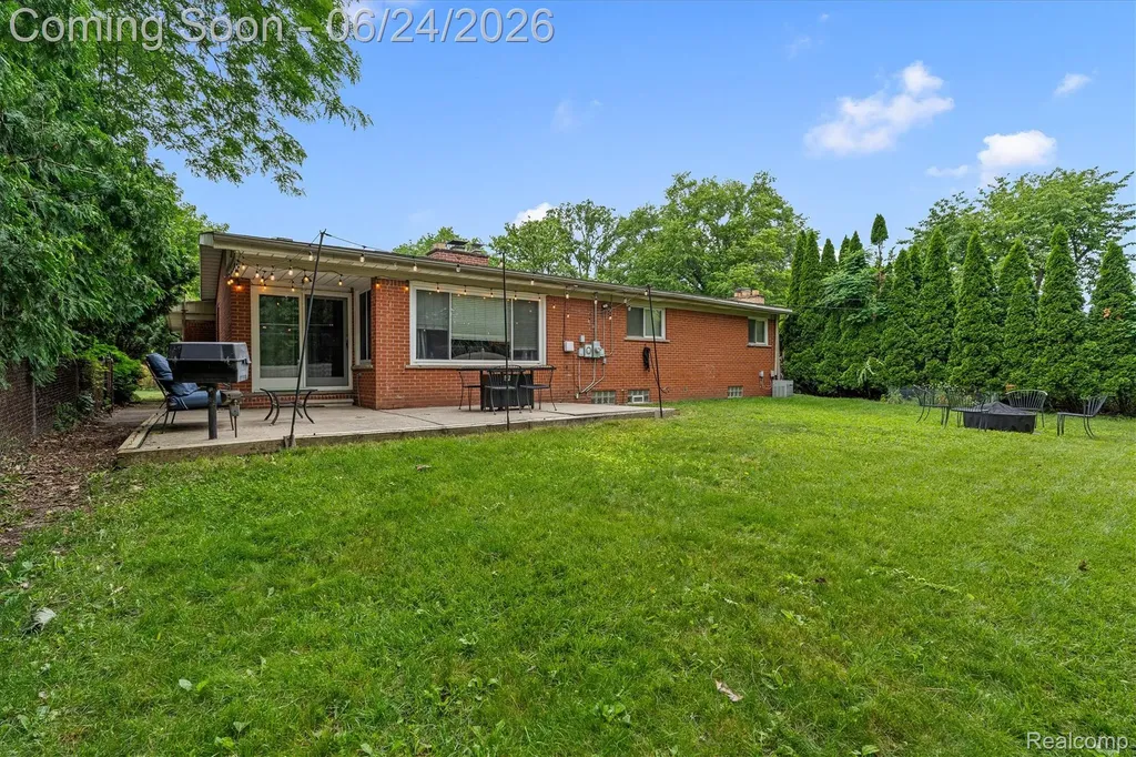 14196 Loveland Street Livonia City MI 48154