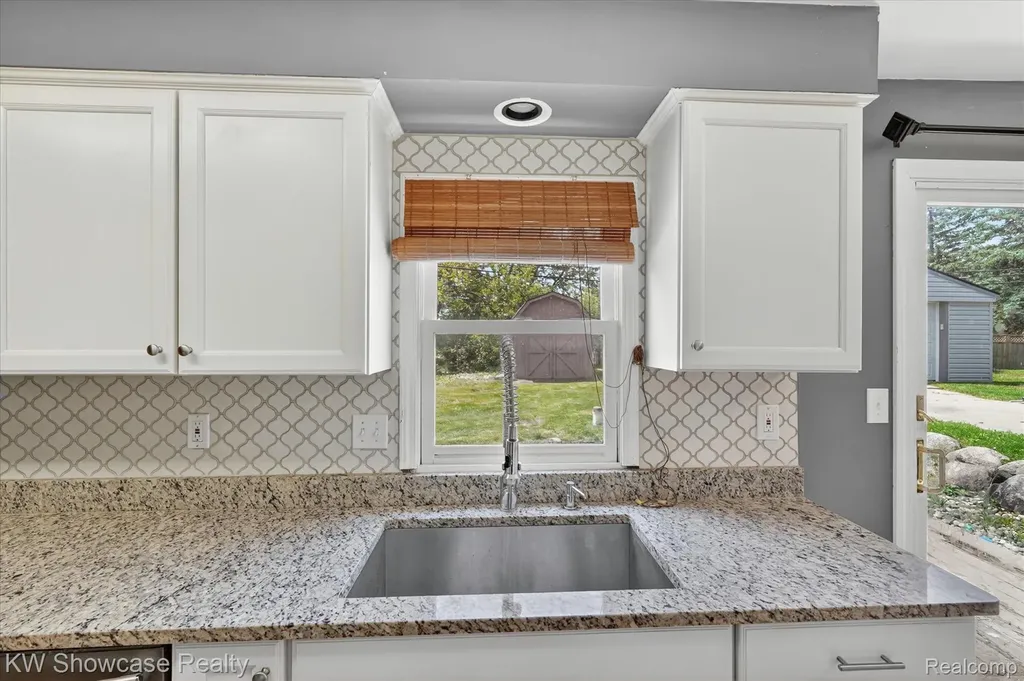 173 Pickford Street Novi City MI 48377
