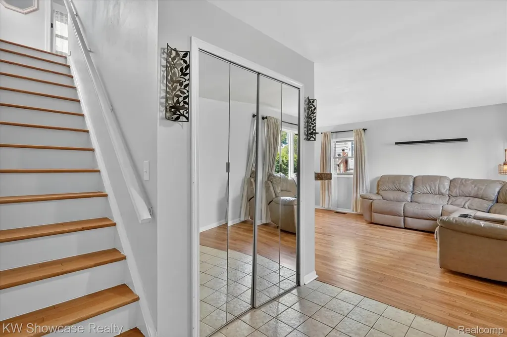173 Pickford Street Novi City MI 48377