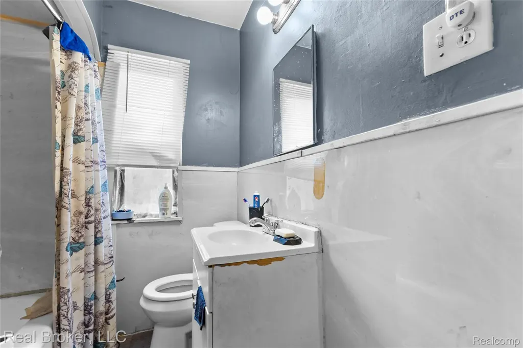 19332 Westphalia Street Detroit City MI 48205
