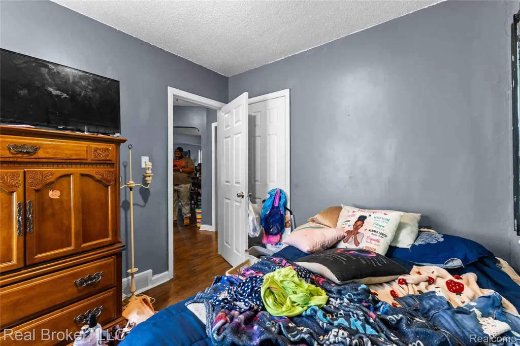 19332 Westphalia Street Detroit City MI 48205