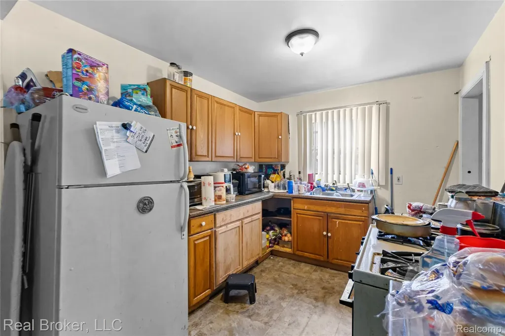 19332 Westphalia Street Detroit City MI 48205