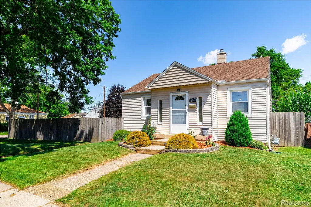 826 Goddard Street Wyandotte City MI 48192