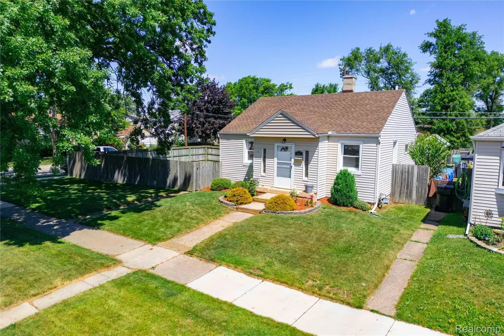 826 Goddard Street Wyandotte City MI 48192