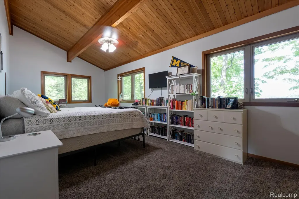 2300 Bliss Lane Plainfield Township MI 48748