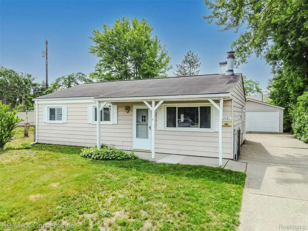 2161 Alanson Street Westland City MI 48186