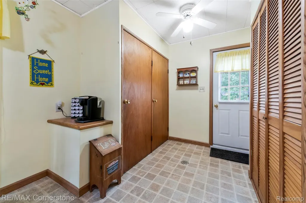 2161 Alanson Street Westland City MI 48186