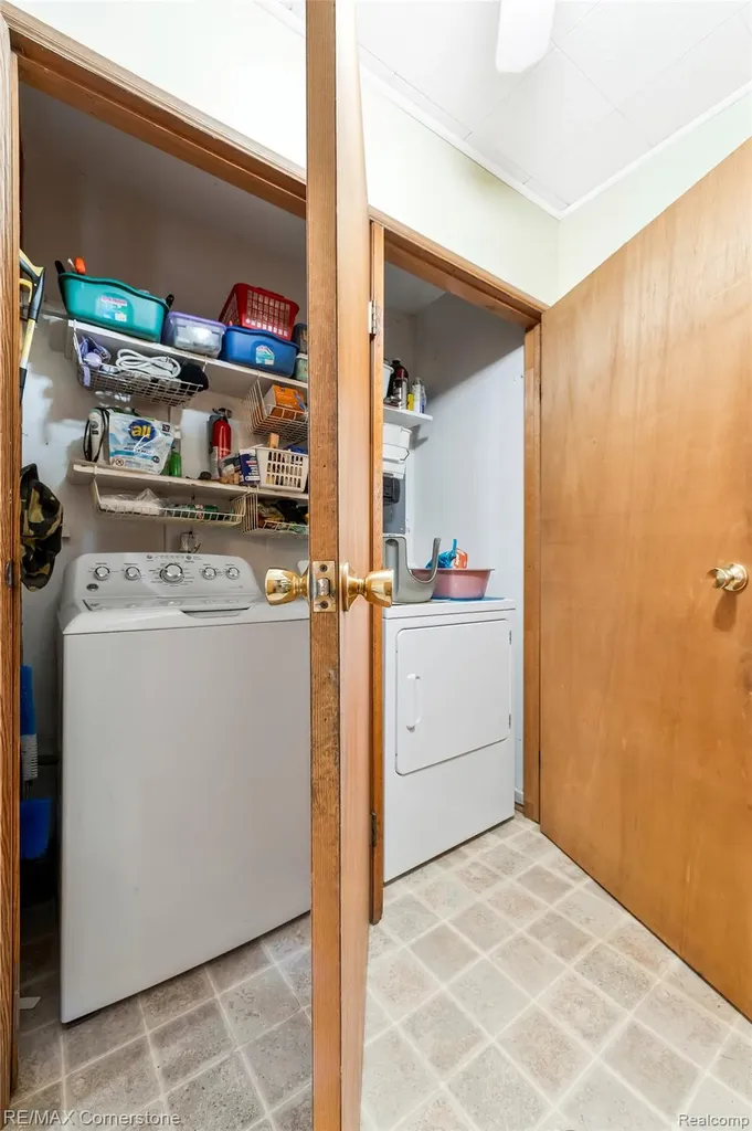 2161 Alanson Street Westland City MI 48186