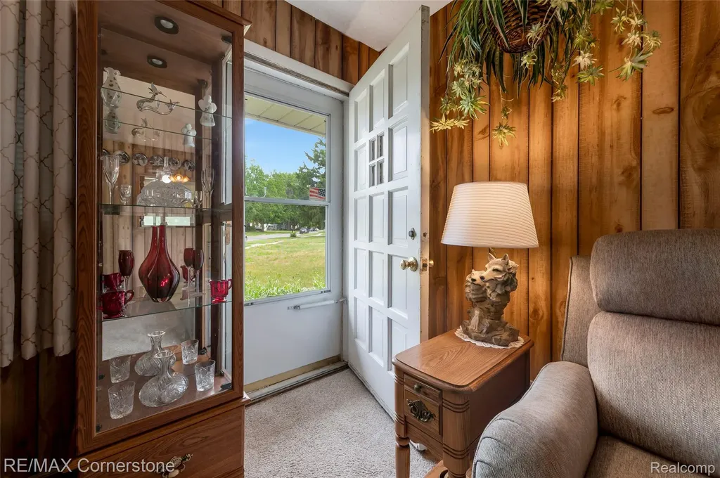 2161 Alanson Street Westland City MI 48186