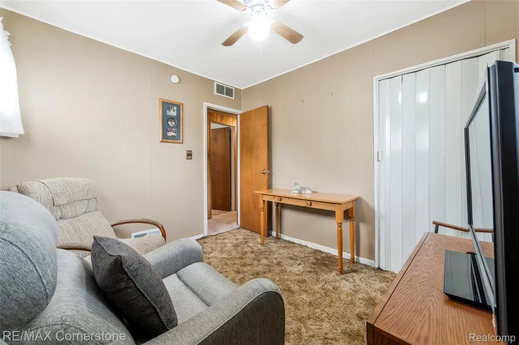 2161 Alanson Street Westland City MI 48186