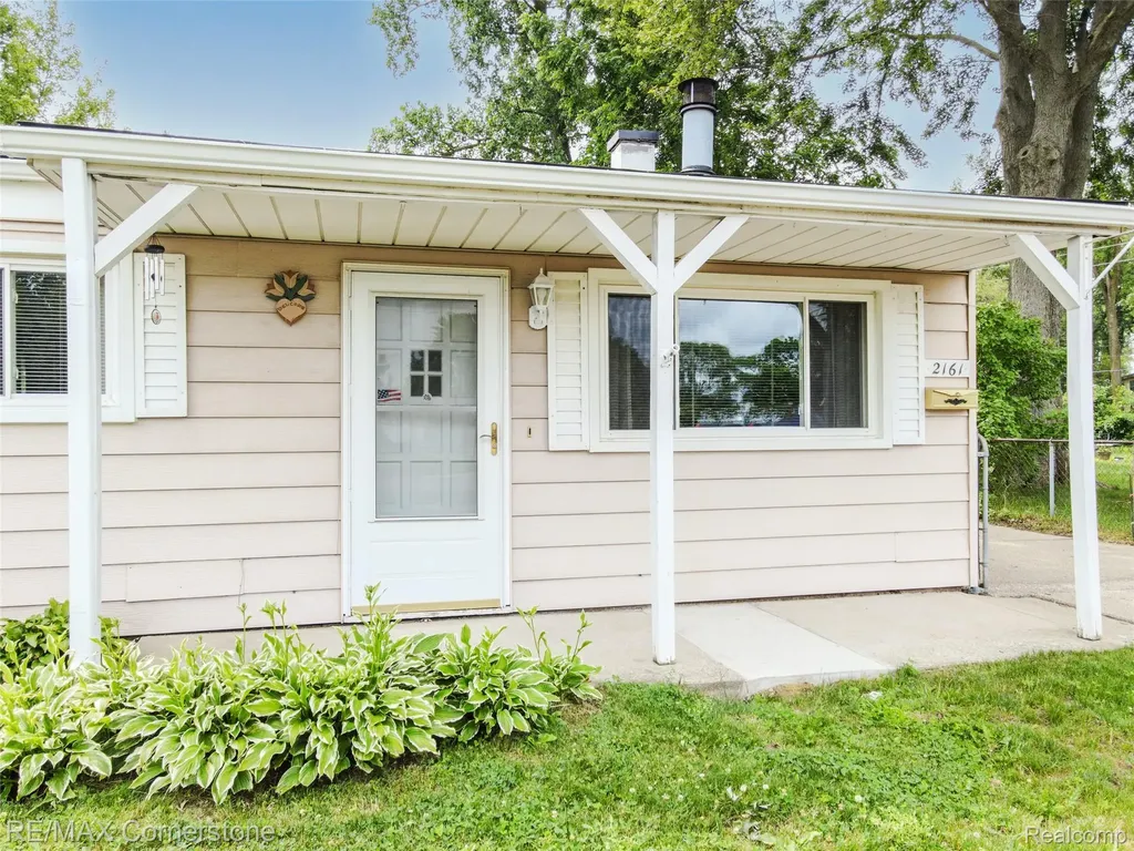 2161 Alanson Street Westland City MI 48186
