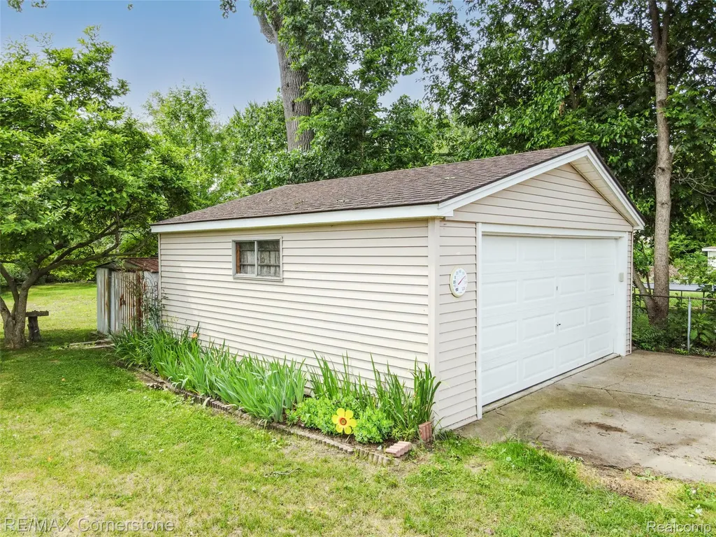 2161 Alanson Street Westland City MI 48186