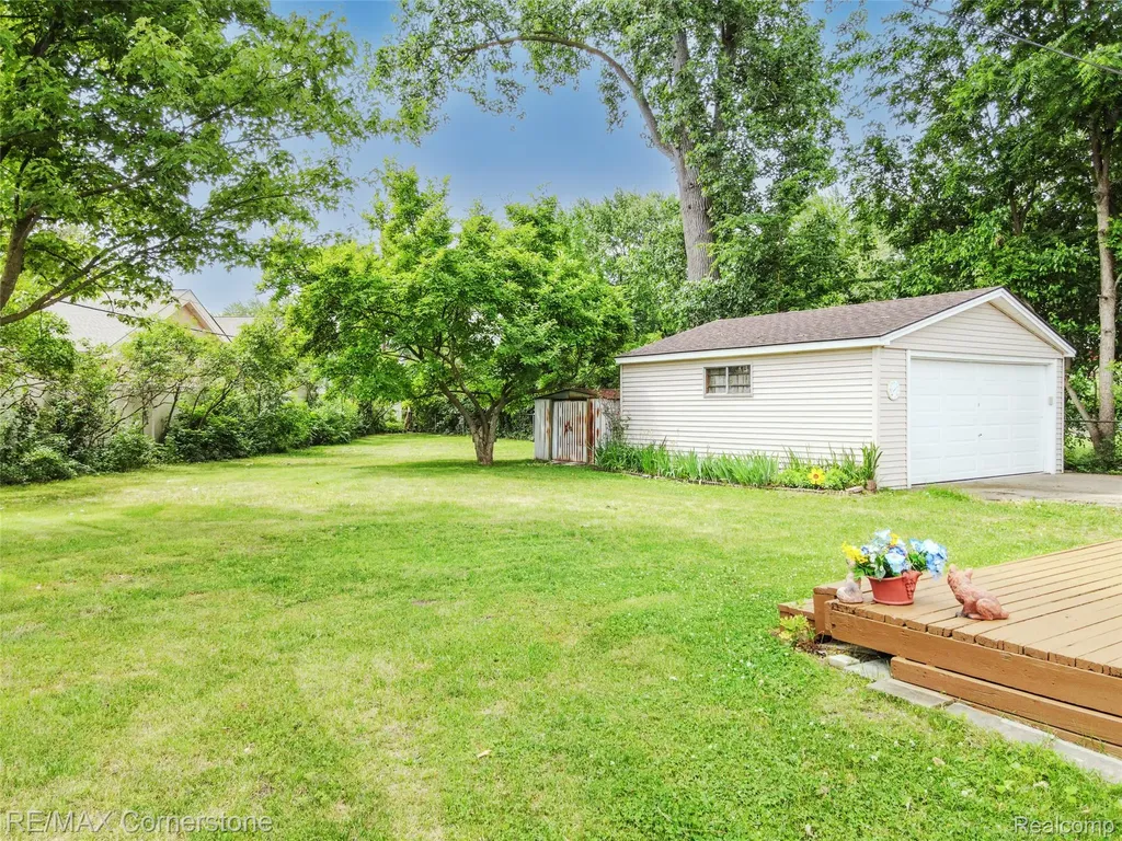 2161 Alanson Street Westland City MI 48186