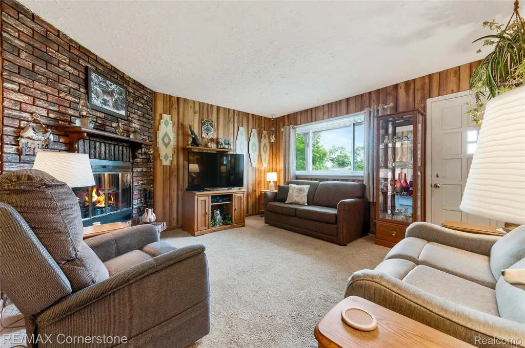 2161 Alanson Street Westland City MI 48186