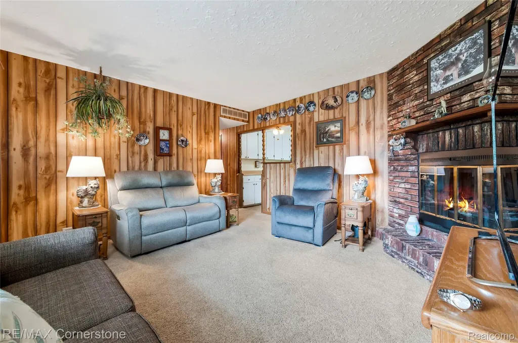2161 Alanson Street Westland City MI 48186