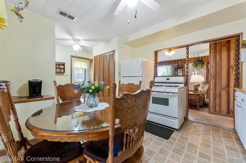 2161 Alanson Street Westland City MI 48186