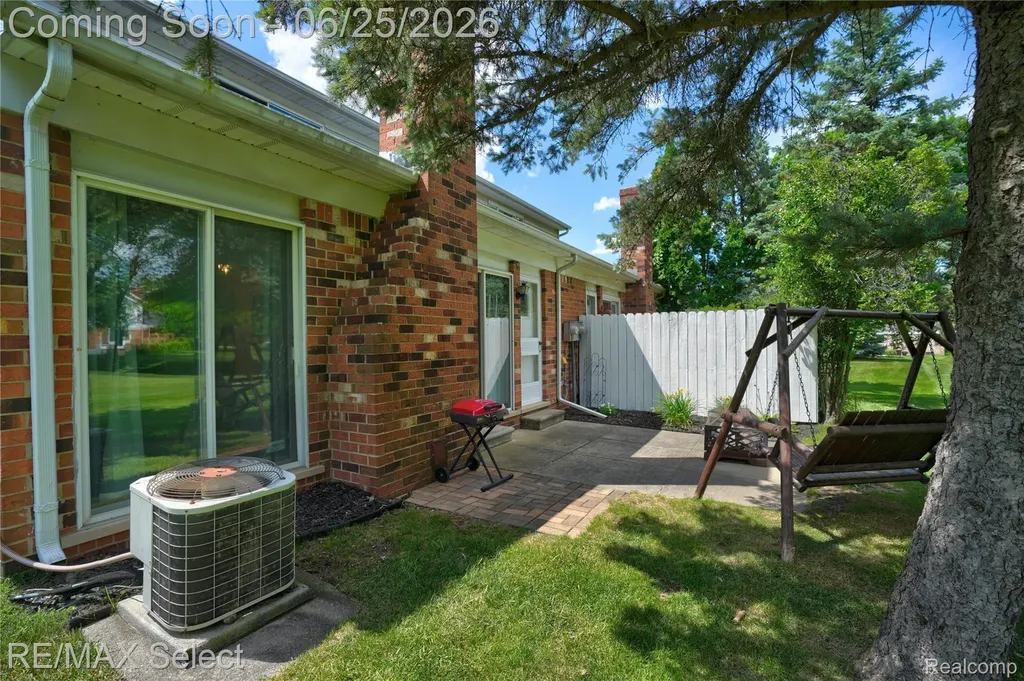 13031 Lockmoor Drive Grand Blanc City MI 48439
