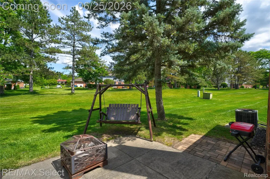 13031 Lockmoor Drive Grand Blanc City MI 48439