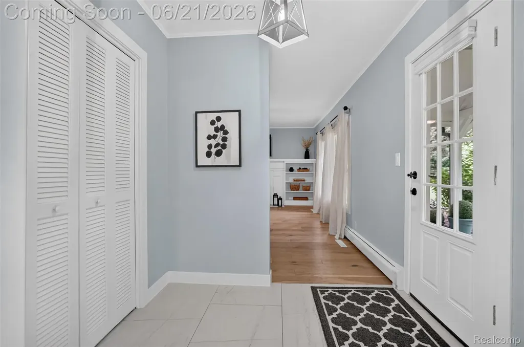 3885 Quarton Road Bloomfield Charter Township MI 48302