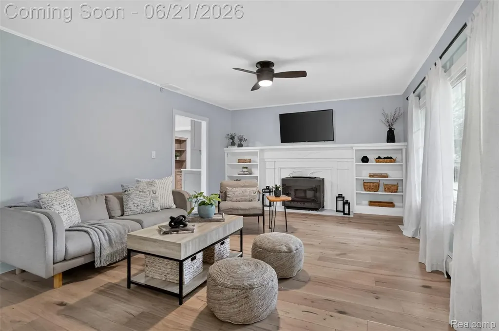 3885 Quarton Road Bloomfield Charter Township MI 48302