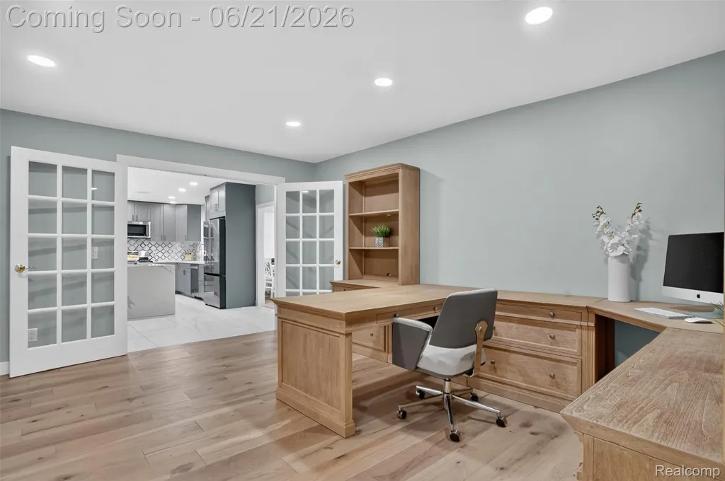 3885 Quarton Road Bloomfield Charter Township MI 48302