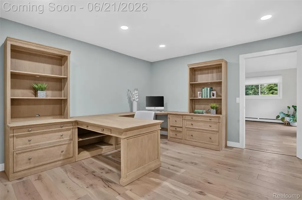 3885 Quarton Road Bloomfield Charter Township MI 48302