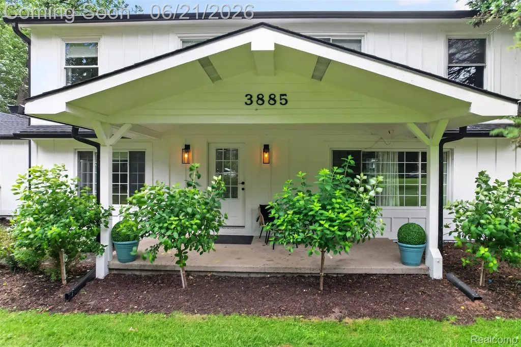 3885 Quarton Road Bloomfield Charter Township MI 48302
