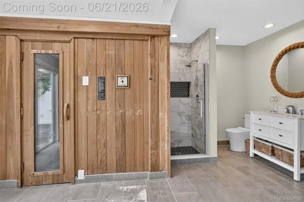 3885 Quarton Road Bloomfield Charter Township MI 48302