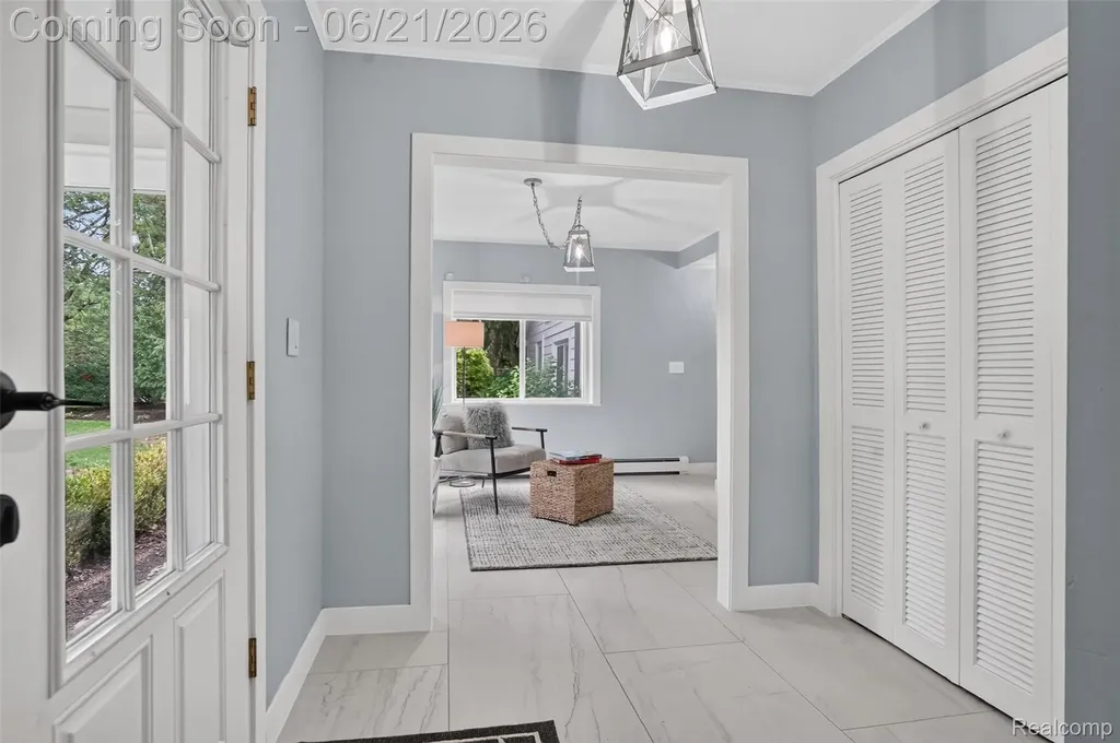 3885 Quarton Road Bloomfield Charter Township MI 48302