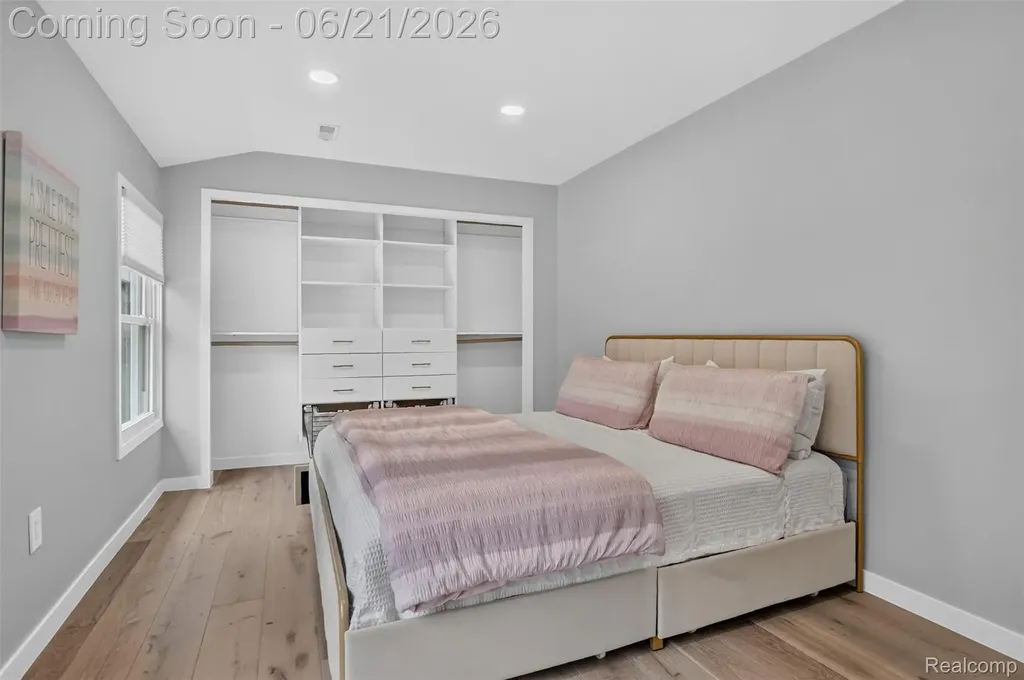 3885 Quarton Road Bloomfield Charter Township MI 48302