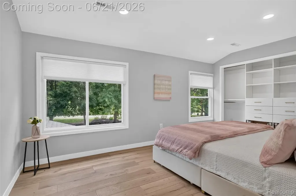 3885 Quarton Road Bloomfield Charter Township MI 48302