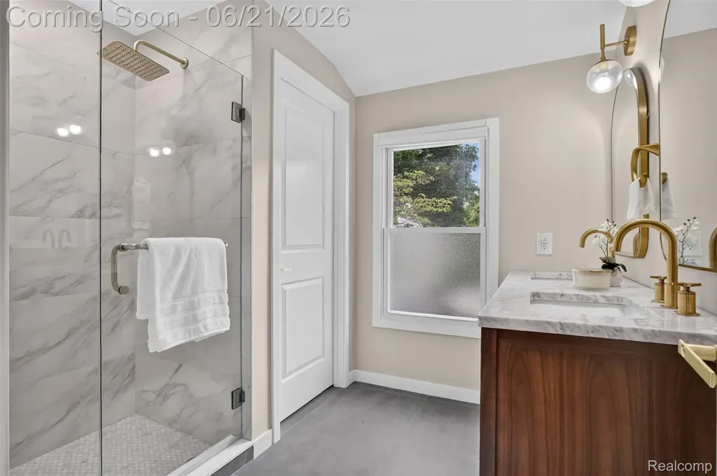 3885 Quarton Road Bloomfield Charter Township MI 48302