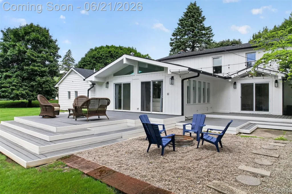 3885 Quarton Road Bloomfield Charter Township MI 48302