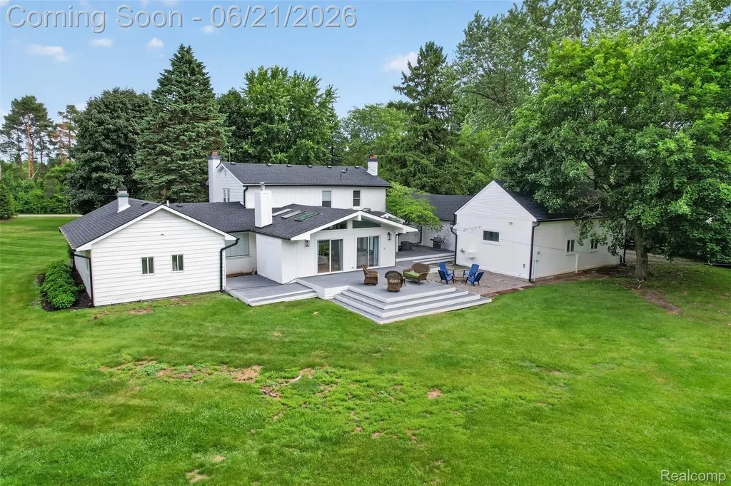 3885 Quarton Road Bloomfield Charter Township MI 48302